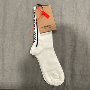 Burberry socks (M)